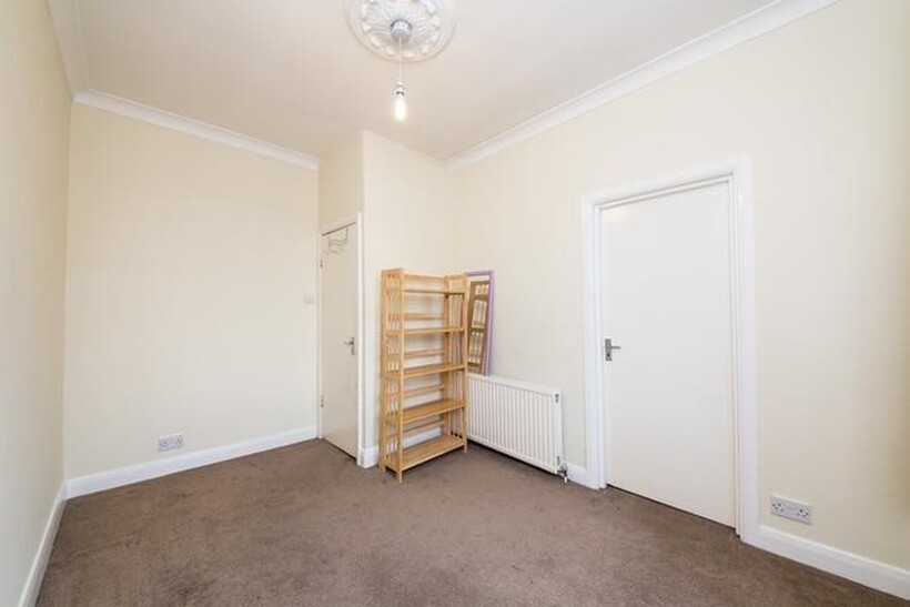 Uxbridge Road, Shepherds Bush... 1 bed flat to rent - £1,699 pcm (£392 pw)