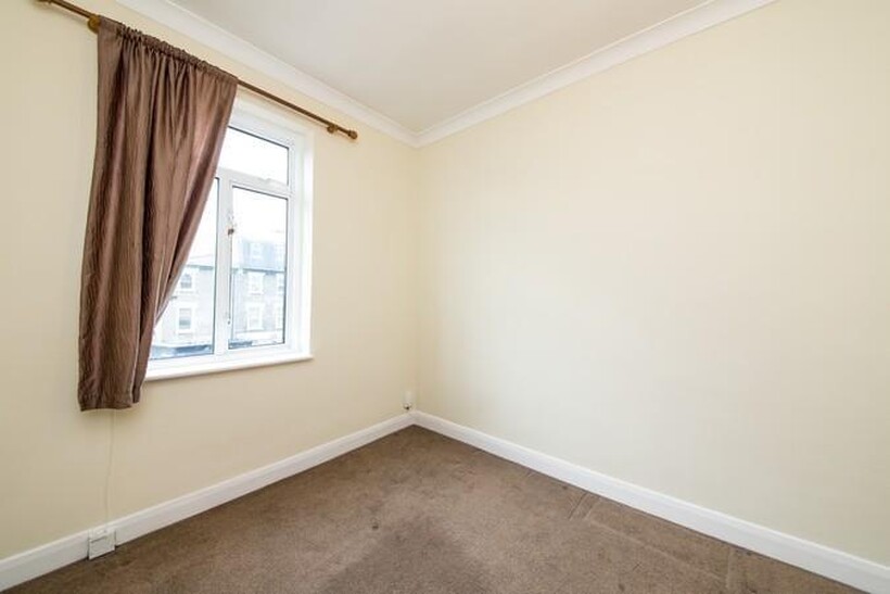 Uxbridge Road, Shepherds Bush... 1 bed flat to rent - £1,699 pcm (£392 pw)