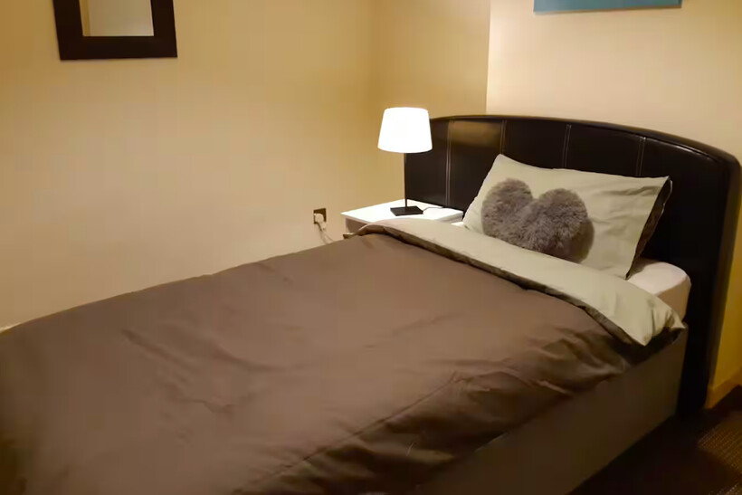 Valley Road, Walsall WS3 6 bed house share to rent - £480 pcm (£111 pw)