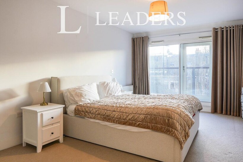 Clapham Road, Clapham SW9 2 bed flat to rent - £3,550 pcm (£819 pw)