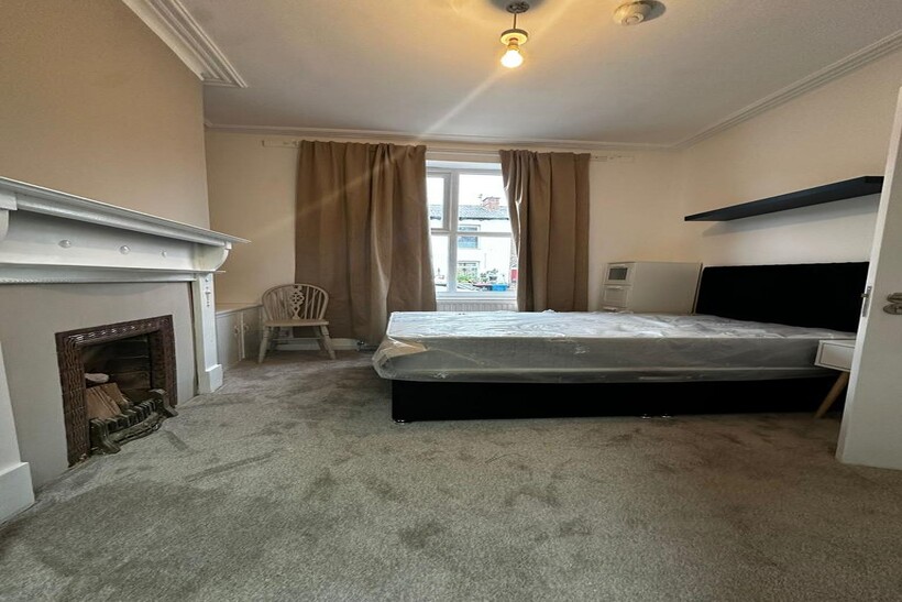Stapleton Street, Salford M6 3 bed terraced house to rent - £720 pcm (£166 pw)