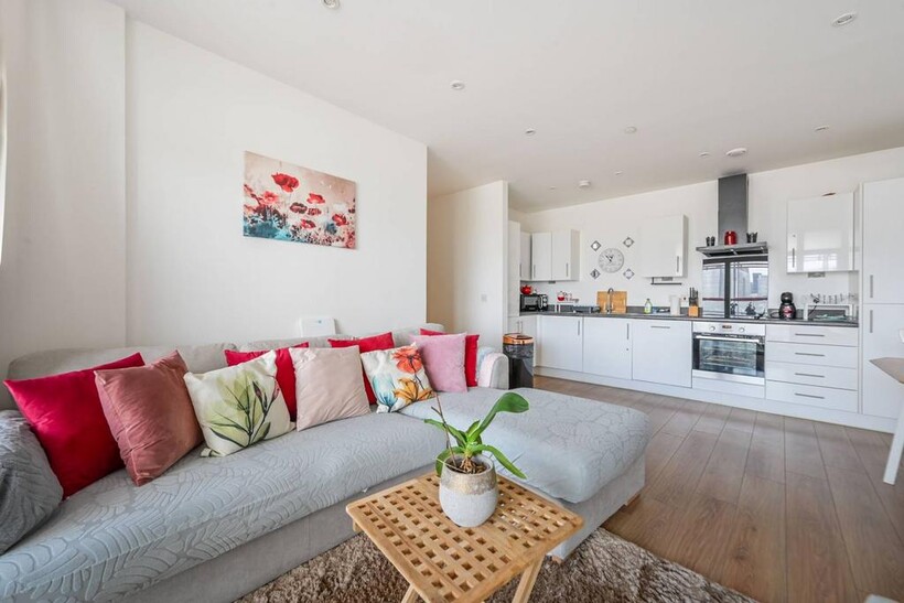 Pomfret Place, Poplar, London, E14 1 bed flat to rent - £2,070 pcm (£478 pw)
