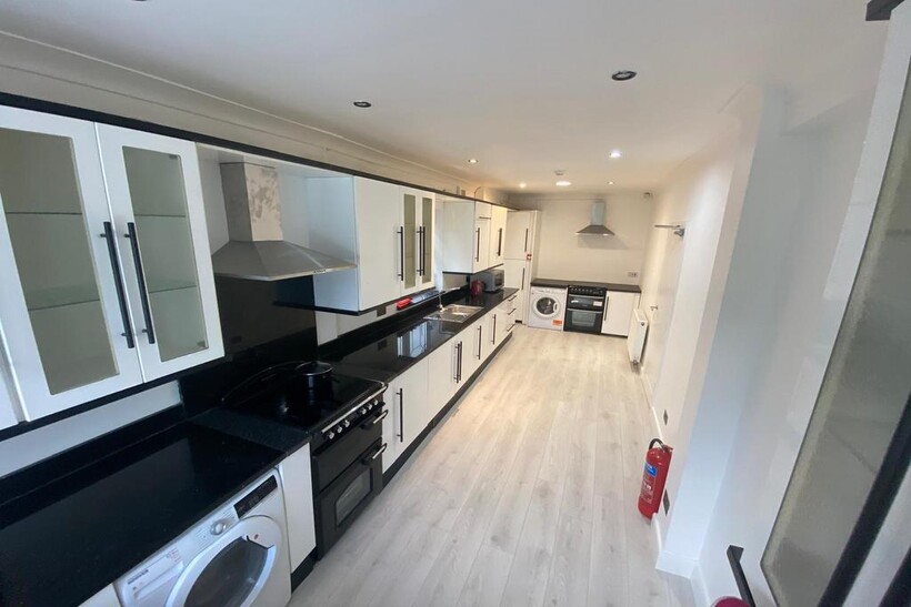 Sudbury Court Drive, Harrow HA1 1 bed in a house share to rent - £1,062 pcm (£245 pw)
