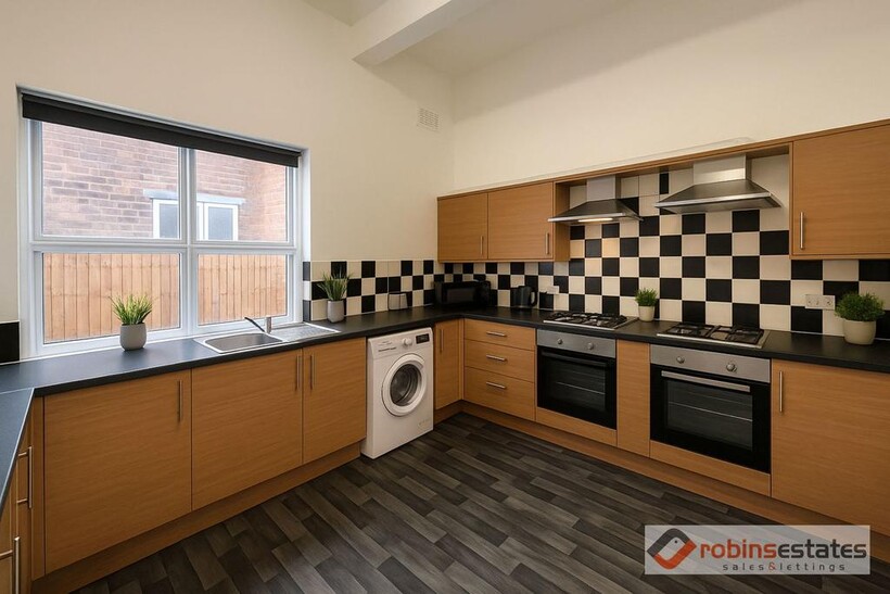 Burns Street, Nottingham, NG7 4DS 6 bed flat to rent - £3,094 pcm (£714 pw)
