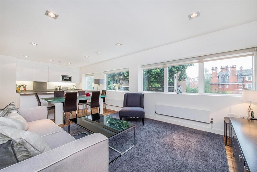 FULHAM ROAD 2 bed apartment to rent - £4,875 pcm (£1,125 pw)