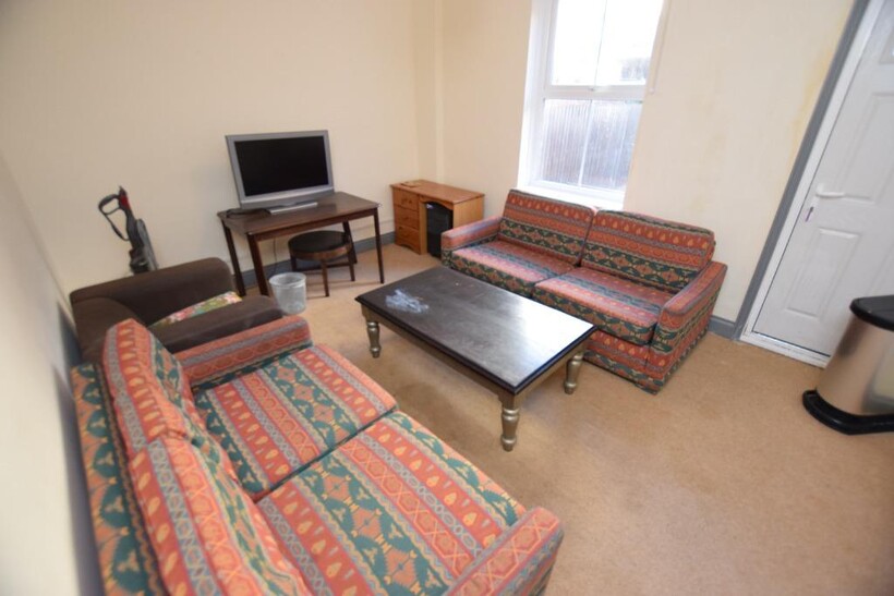 Talbot Road, Northampton NN1 1 bed in a house share to rent - £535 pcm (£123 pw)