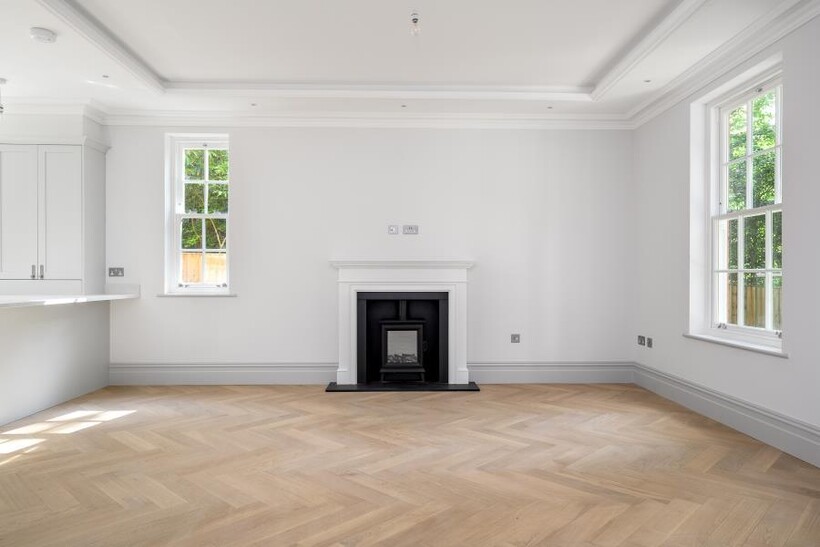 London Road, Ascot SL5 9RY 2 bed apartment to rent - £4,650 pcm (£1,073 pw)