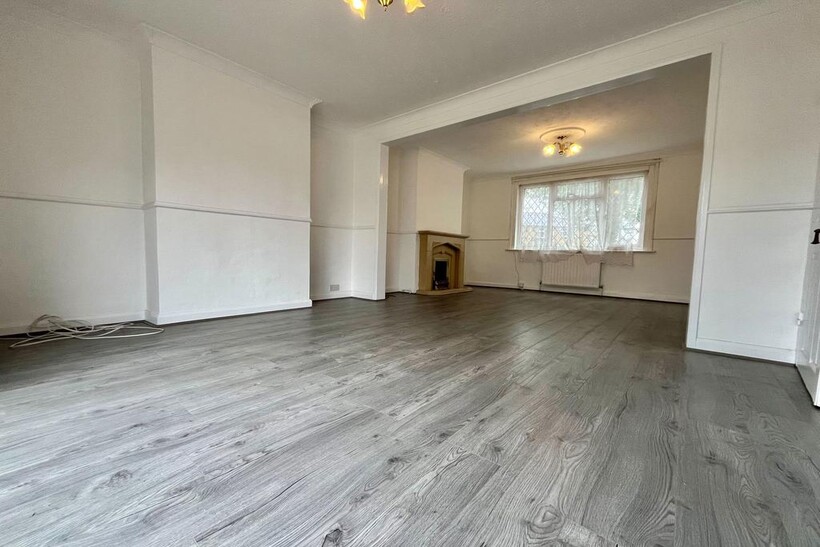 Ames Road, Swanscombe DA10 3 bed terraced house to rent - £1,600 pcm (£369 pw)