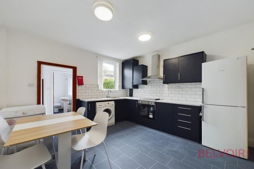 Cromwell Street, Nottingham NG7 4 bed terraced house to rent - £1,760 pcm (£406 pw)