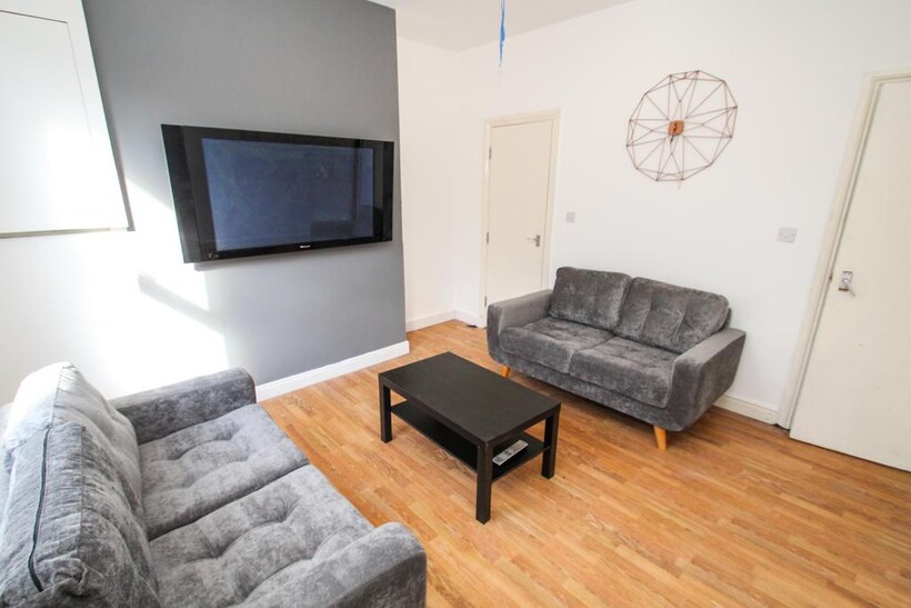 BILLS INCLUDED - Thornville Street... 3 bed terraced house to rent - £1,521 pcm (£351 pw)