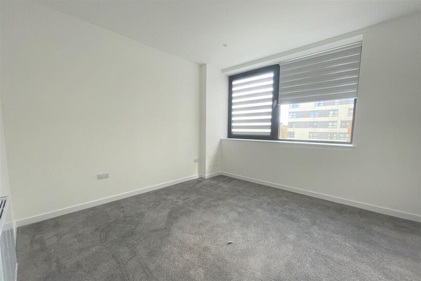 Normandy House, Basingstoke RG21 2 bed apartment to rent - £1,425 pcm (£329 pw)