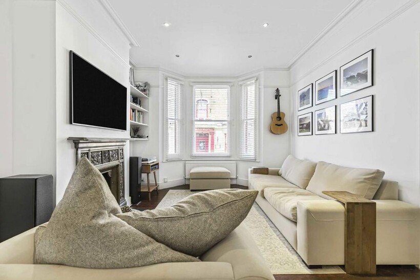The Vineyard, Richmond TW10 3 bed house to rent - £4,750 pcm (£1,096 pw)
