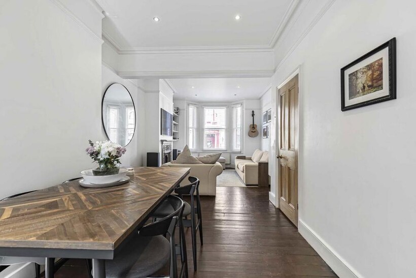 The Vineyard, Richmond TW10 3 bed house to rent - £4,750 pcm (£1,096 pw)