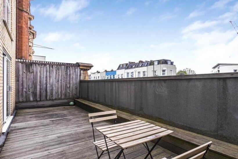 Holloway Road, Islington, N7 1 bed apartment to rent - £2,535 pcm (£585 pw)