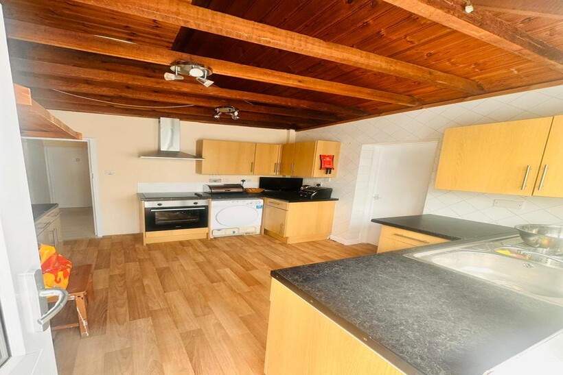 Burton End CM24 1 bed in a house share to rent - £675 pcm (£156 pw)