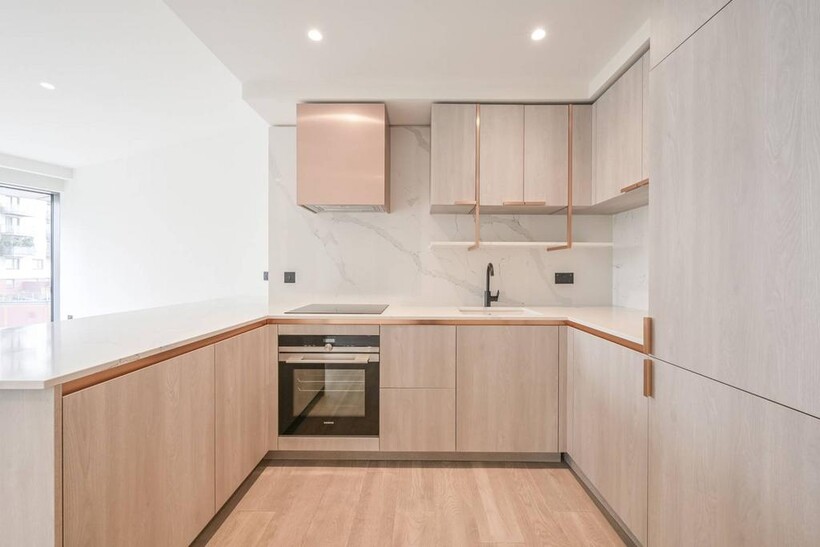Aspen, Marsh Wall, Canary Wharf... 2 bed flat to rent - £3,554 pcm (£820 pw)