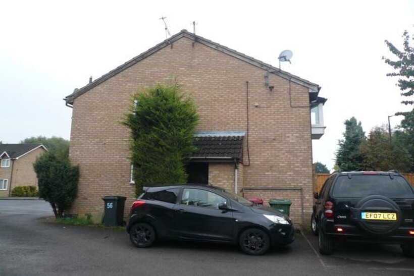 Bader Gardens, Slough SL1 1 bed house to rent - £1,225 pcm (£283 pw)