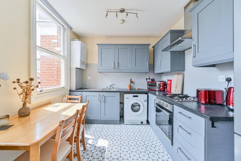 Rushcroft road, Brixton, London, SW2 2 bed flat to rent - £2,800 pcm (£646 pw)