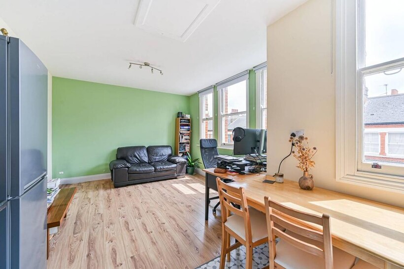 Rushcroft road, Brixton, London, SW2 2 bed flat to rent - £2,800 pcm (£646 pw)