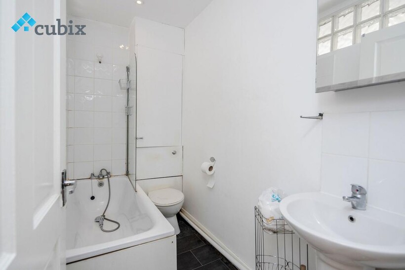 Deptford High Street, London SE8 3 bed maisonette to rent - £2,899 pcm (£669 pw)