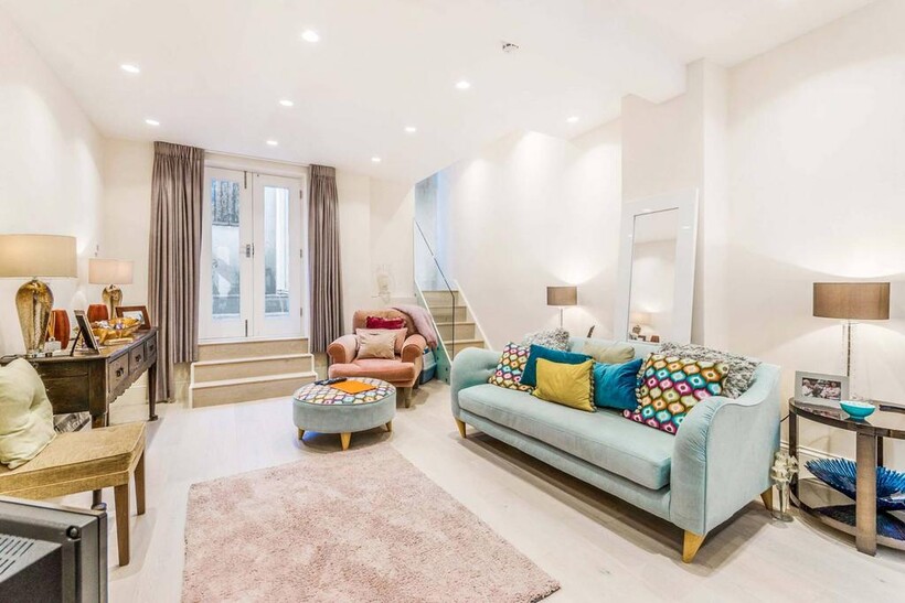 St Peters Street, Angel, London, N1 3 bed house to rent - £6,250 pcm (£1,442 pw)