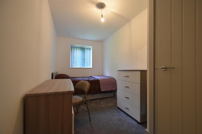GFR Bedroom.JPG
