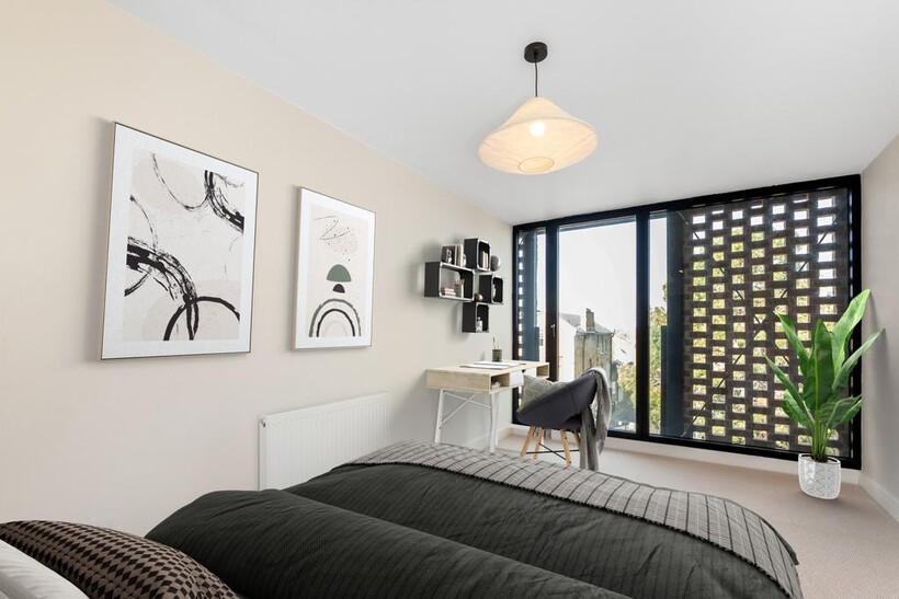 Underhill Road, London, SE22 2 bed apartment to rent - £2,650 pcm (£612 pw)