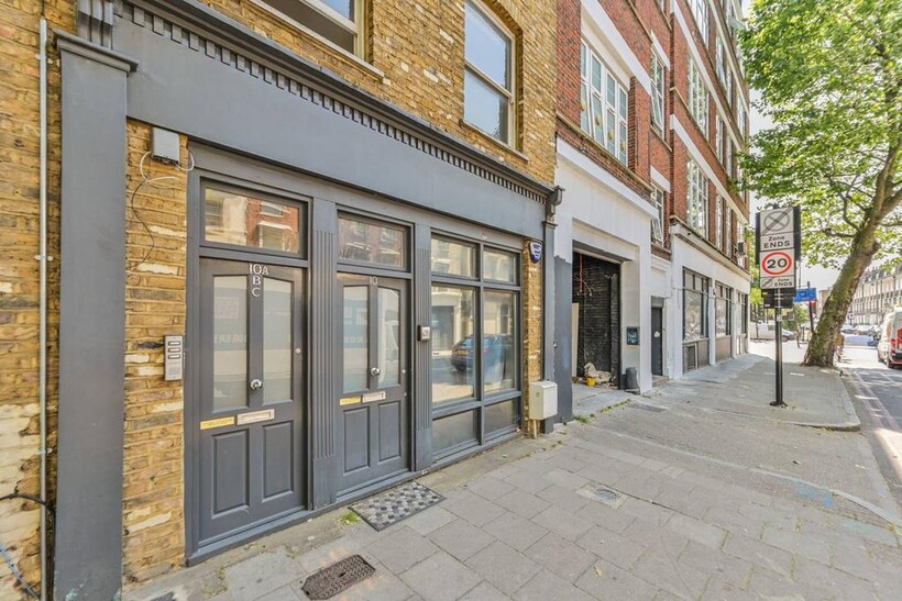 Penton Street, Angel, London, N1 3 bed flat to rent - £4,750 pcm (£1,096 pw)