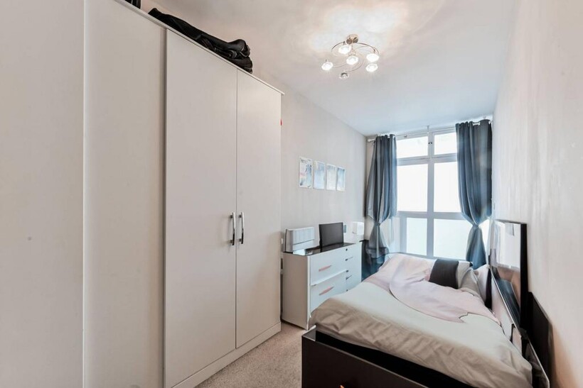 Penton Street, Angel, London, N1 3 bed flat to rent - £4,750 pcm (£1,096 pw)