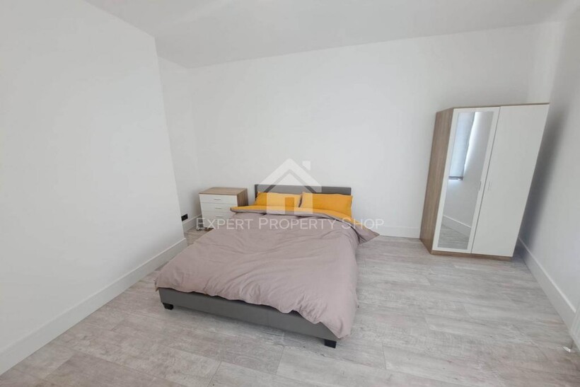 Room 1, 75 Church Street, Creswell 1 bed in a house share to rent - £478 pcm (£110 pw)