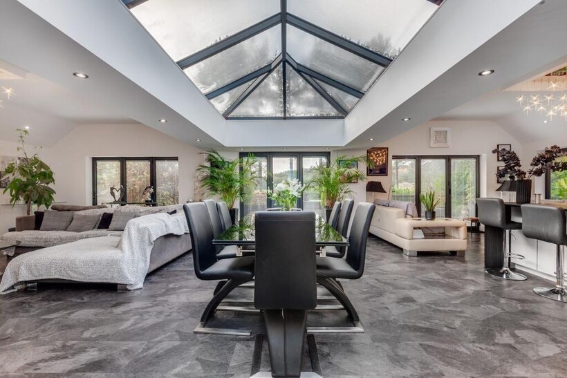 Montagu Road, Liverpool L37 4 bed detached bungalow to rent - £130,000 pcm (£30,000 pw)