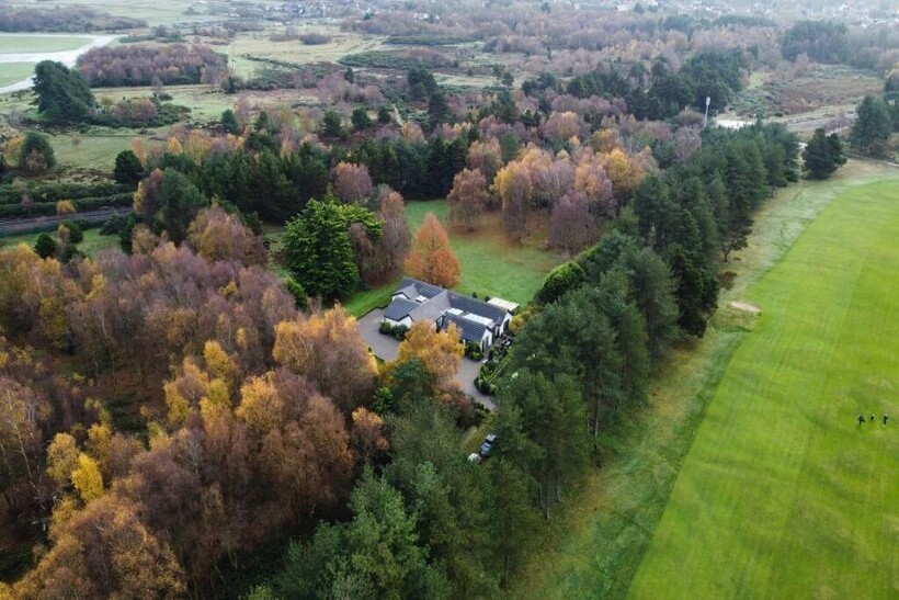 Montagu Road, Liverpool L37 4 bed detached bungalow to rent - £130,000 pcm (£30,000 pw)