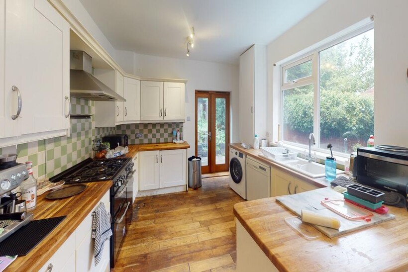 18-Premier-Rd-Kitchen