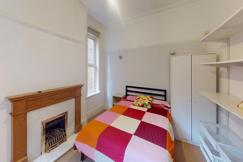 18-Premier-Rd-Bedroom (3)