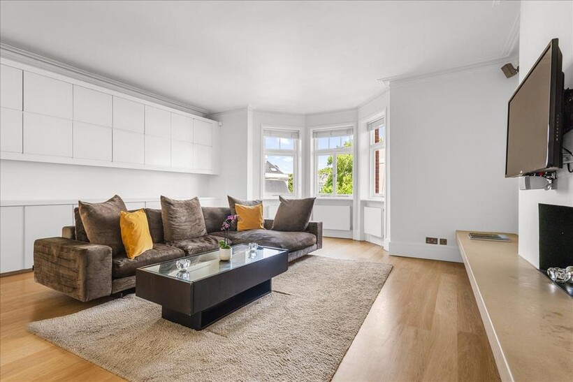 Elgin Crescent, London, W11 2 bed apartment to rent - £5,525 pcm (£1,275 pw)