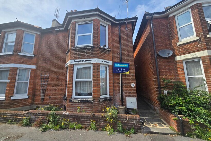 Harold Road, Shirley 2 bed semi-detached house to rent - £1,175 pcm (£271 pw)