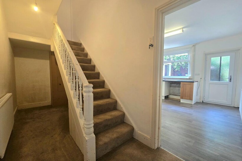 Harold Road, Shirley 2 bed semi-detached house to rent - £1,175 pcm (£271 pw)