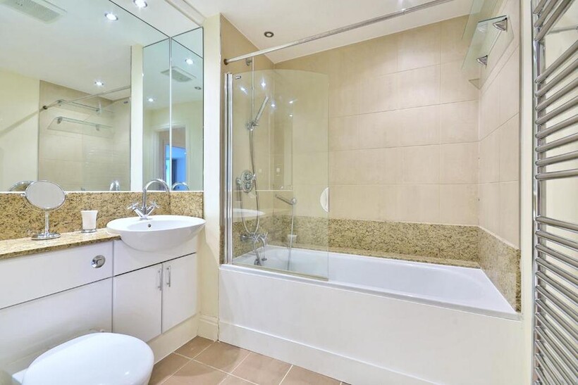 Winchester Road, London, NW3 1 bed flat to rent - £3,549 pcm (£819 pw)