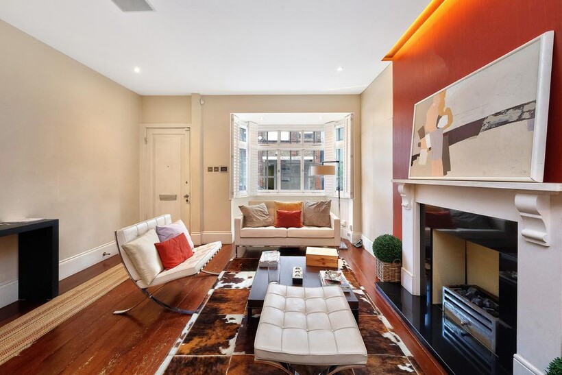 Burnsall Street, London, SW3 3 bed terraced house to rent - £10,400 pcm (£2,400 pw)