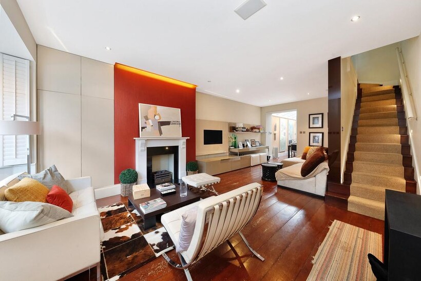 Burnsall Street, London, SW3 3 bed terraced house to rent - £10,400 pcm (£2,400 pw)