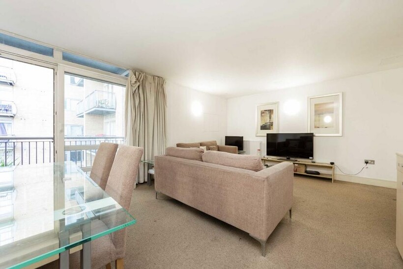 Cassilis Road, London E14 3 bed flat to rent - £3,198 pcm (£738 pw)