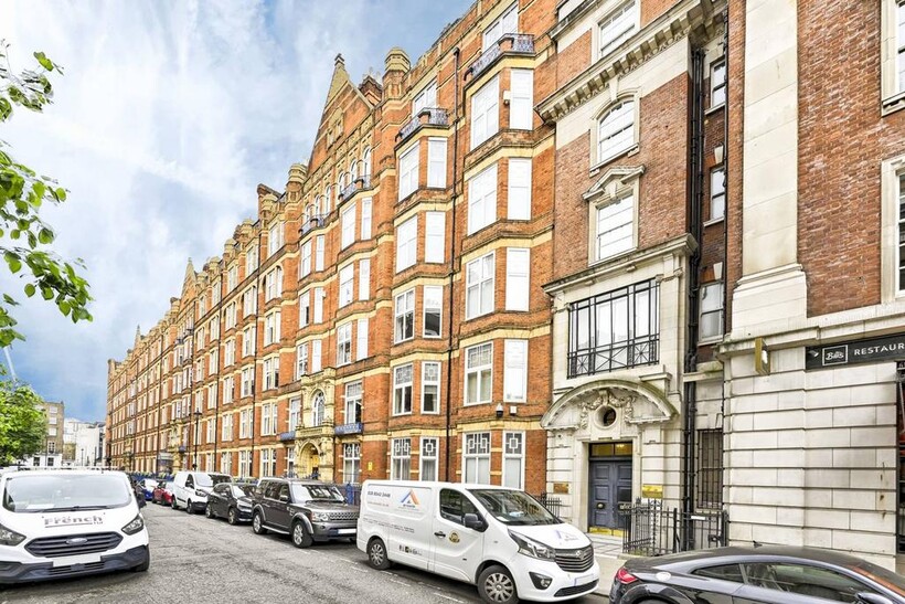 York Place Mansions, Marylebone... 3 bed flat to rent - £6,067 pcm (£1,400 pw)