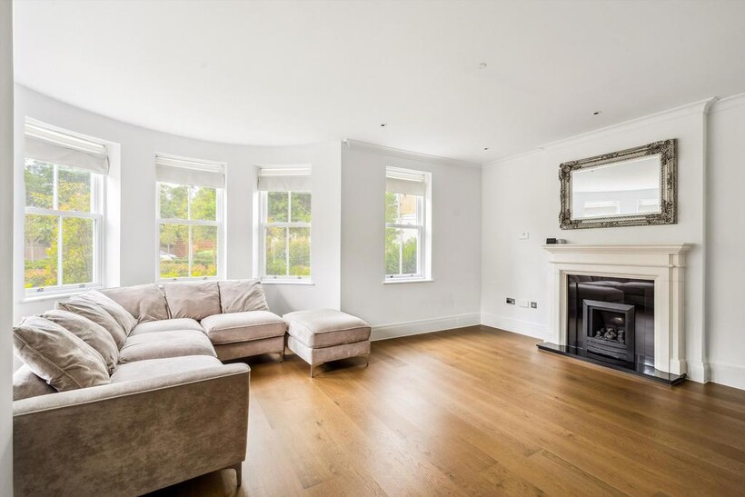 Barrons Chase, Richmond, TW10 4 bed end of terrace house to rent - £6,200 pcm (£1,431 pw)