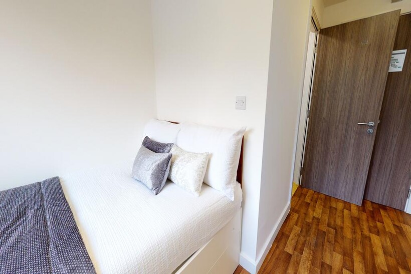 Park Street, Luton LU1 1 bed flat to rent - £630 pcm (£145 pw)