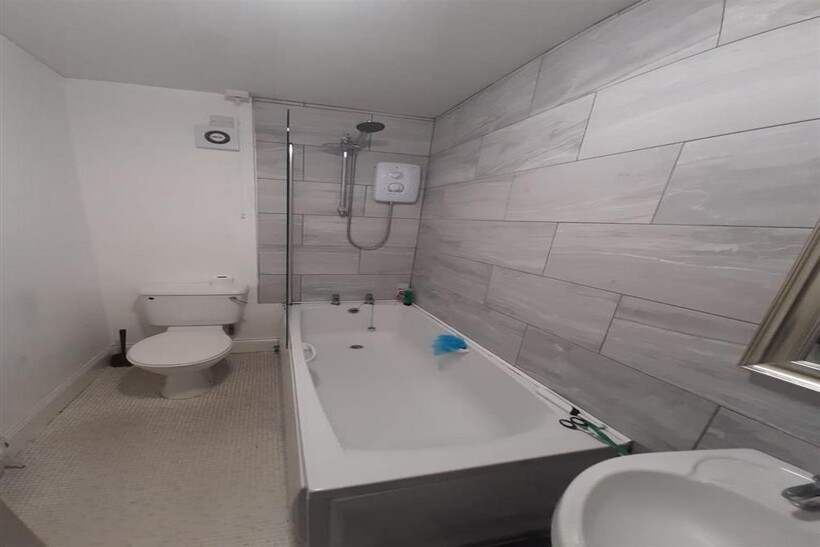 Trewhitt Road, Newcastle Upon Tyne 1 bed flat to rent - £430 pcm (£99 pw)