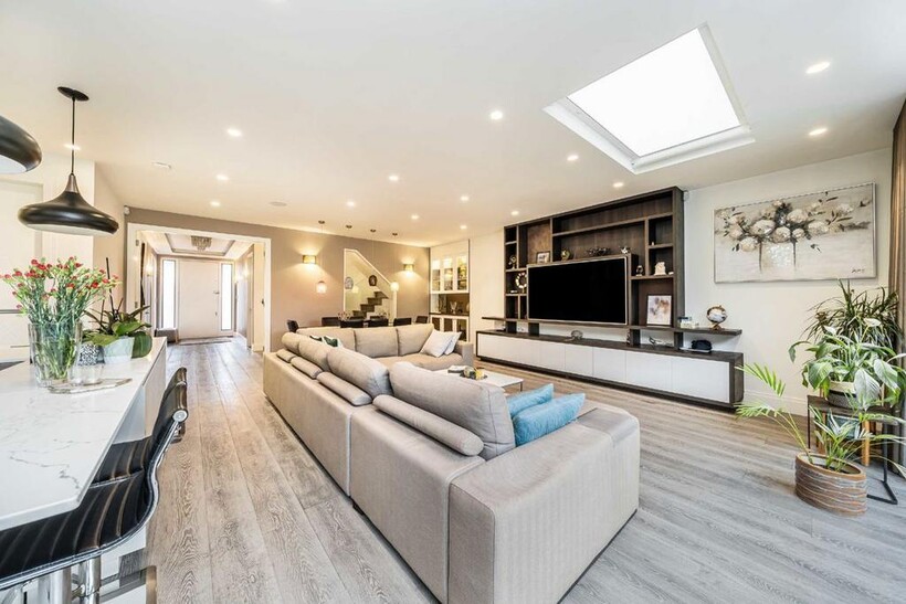 Elliot Road, London NW4 6 bed detached house to rent - £6,000 pcm (£1,385 pw)