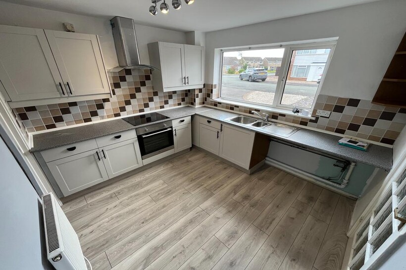 Merlin Crescent, Burton-On-Trent, DE14 3 bed semi-detached house to rent - £965 pcm (£223 pw)
