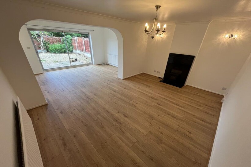 Merlin Crescent, Burton-On-Trent, DE14 3 bed semi-detached house to rent - £965 pcm (£223 pw)