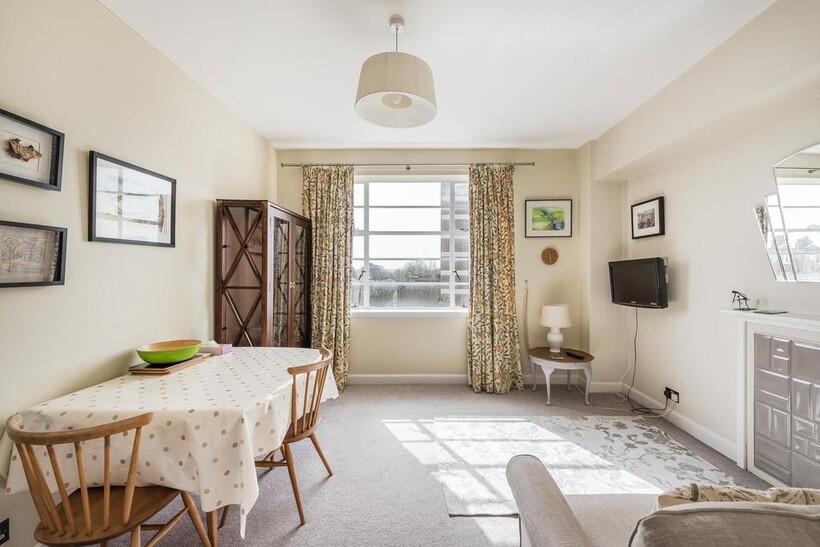 Hamlet Gardens, Hammersmith W6 1 bed flat to rent - £1,699 pcm (£392 pw)