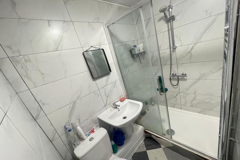 Princess Road, Manchester M20 2 bed flat to rent - £1,040 pcm (£240 pw)